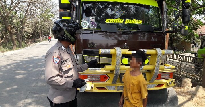 Putus Sekolah dan Sebatang Kara, Bocah 15 Tahun Nekat Kendarai Truk