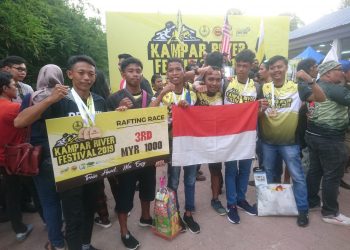 Andri Manullang bersama River Guide Sumatera Raih Juara 3 di Malaysia