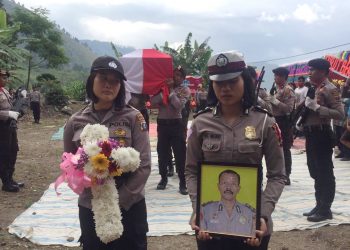 Ipda Anumerta Jonter Siringoringo yang Meninggal usai Pengamanan Pemilu Dimakamkan di Samosir