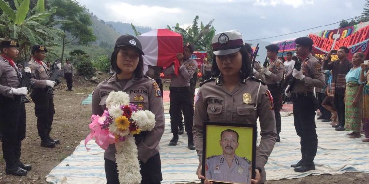 Ipda Anumerta Jonter Siringoringo yang Meninggal usai Pengamanan Pemilu Dimakamkan di Samosir