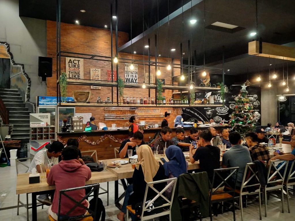 9 Tahun Aplus dan Titanium Jadi Idola Pecinta Kuliner di Siantar