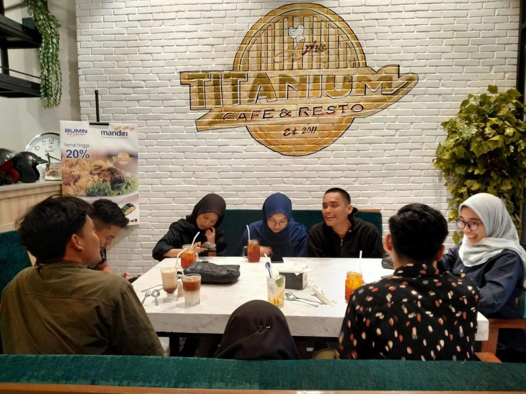 9 Tahun Aplus dan Titanium Jadi Idola Pecinta Kuliner di Siantar
