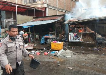 Minggu Pagi Membara, Rumah di Saribudolok Dilalap Api