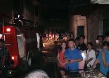 Ditinggal Pemilik, Gudang Snack di Jalan Majapahit Dilalap si Jago Merah