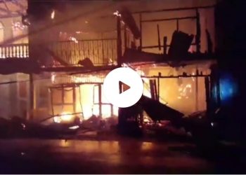 Rumah dan Pertokoan di Tiga Balata Dilalap Api