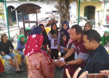Beri Semangat, PKH Dinsos Siantar Bantu Korban Kebakaran Jalan Kyai