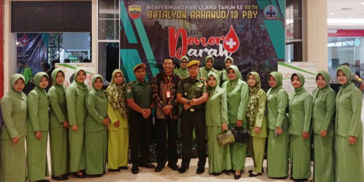 Peringati HUT Ke-53, Batalyon Arhanud 13/PBY Gelar Donor Darah di Pusat Perbelanjaan