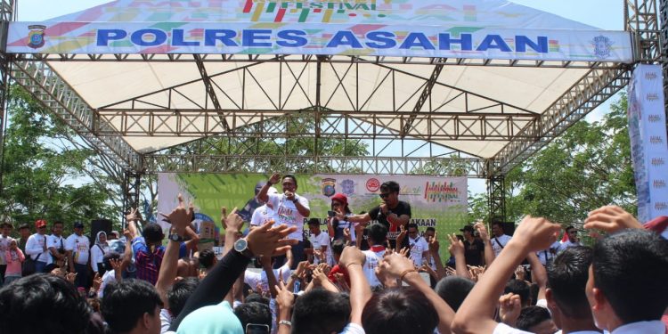 Band Punxgoaran Meriahkan Millenial Road Safety Festival Asahan Band Punxgoaran Meriahkan Millenial Road Safety Festival Asahan