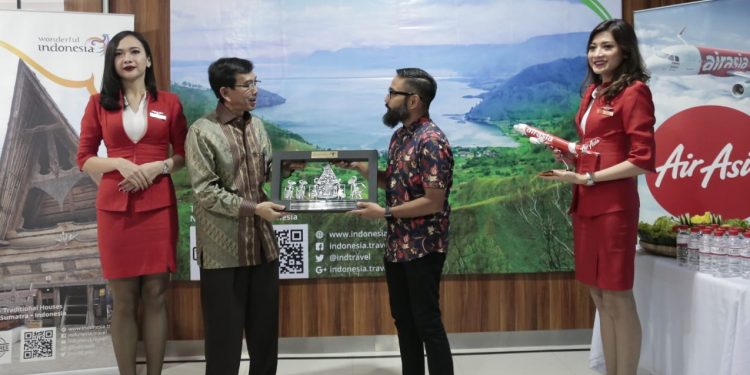 Danau Toba Kian Mudah Diakses, Hari ini Air Asia Resmi Buka Rute Malaysia-Silangit