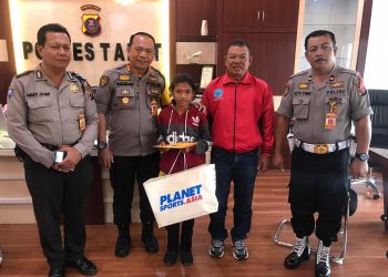 Siska boru Simamora Tak Pakai Sepatu Sport dan Juara Lari 18 K Diapresiasi Kapolres Taput
