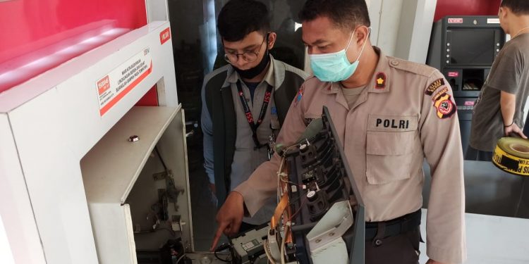 Pelaku Kejahatan Ganjal ATM Ditembak saat Hendak Tipu Kapolsek