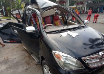 Mobil Avanza Hitam Meledak di SPBU