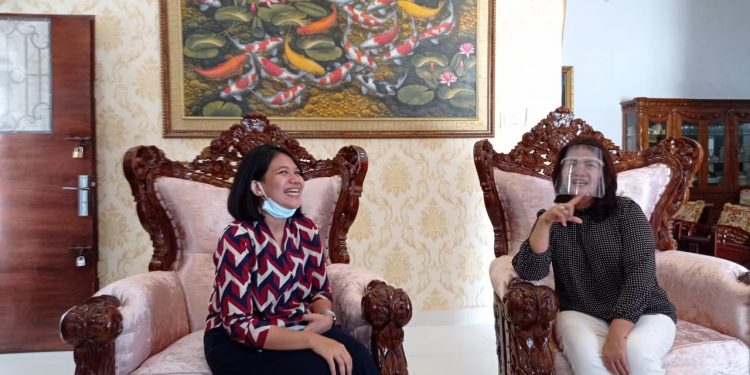 TPS di Mata Istri, Nuraini br Sirait: Bapak Tidak Romantis, tapi Penyayang