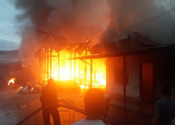 Lima Unit Rumah Dilalap Api, Tiga Keluarga Diselamatkan Wanita yang Hendak Ibadah Ke Gereja