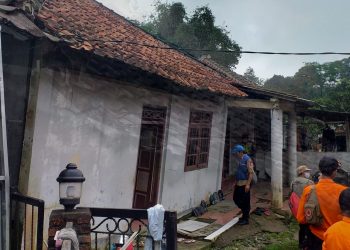 10 Keluarga Korban Bencana Tanah Bergeser di Bogor  Diungsikan Sementara dari Zona Rawan
