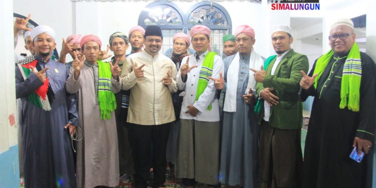 Maulid Nabi di Dolok Ulu, Hasim Disambut Meriah Maulid Nabi di Dolok Ulu, Hasim Disambut Meriah