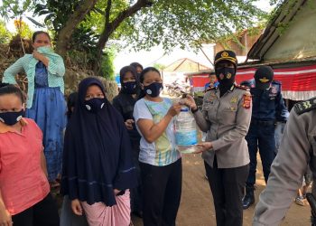 Krisis Air Bersih, Polsek Babakan Madang Polres Bogor lakukan Bakti Sosial