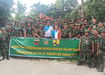 HUT Ke-69 Kodam I Bukit Barisan, Prajurit Bersihkan Sungai Babura