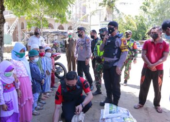 Safari Ramadhan Kapolres Taput, Bagikan Tali Asih Kapoldasu Kepada Anak Yatim Piatu