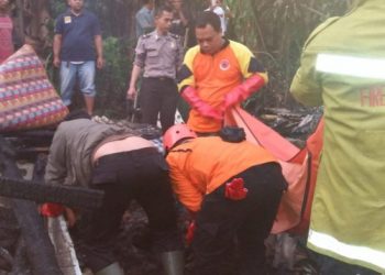 Suami Bakar Diri, Istri dan Anak Ikut Tewas