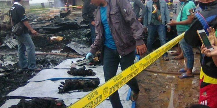 Purnama Boru Napitupulu dan Adiknya Serta Dua Anak Tewas Terbakar, Suaminya Maruhum Hutabarat Dicari Polisi Purnama Boru Napitupulu dan Adiknya Serta Dua Anak Tewas Terbakar, Suaminya Maruhum Hutabarat Dicari Polisi