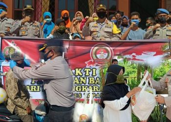 Polres Tapteng Gelar Bansos, Kerja Bakti, Donor Darah, dan Membagikan Masker
