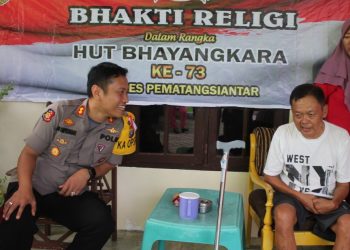 Kapolres Siantar Besuk Purnawirawan Polisi yang Sakit di Simalungun