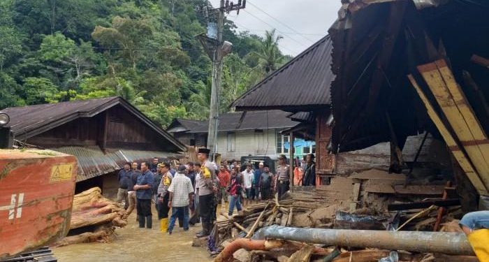 Poldasu Turunkan Tim Usut Penyebab Banjir Bandang Madina