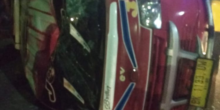 Angkot Bandar Jaya Terbalik di Jalan Asahan, Sejumlah Penumpangnya Luka-luka