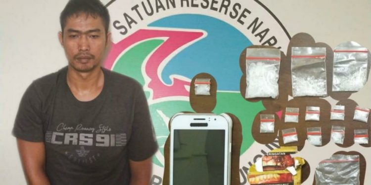 Penjaga Malam Nyambi Jual Sabu asal Kampung Pompa Simalungun Ditangkap Penjaga Malam Nyambi Jual Sabu asal Kampung Pompa Simalungun Ditangkap