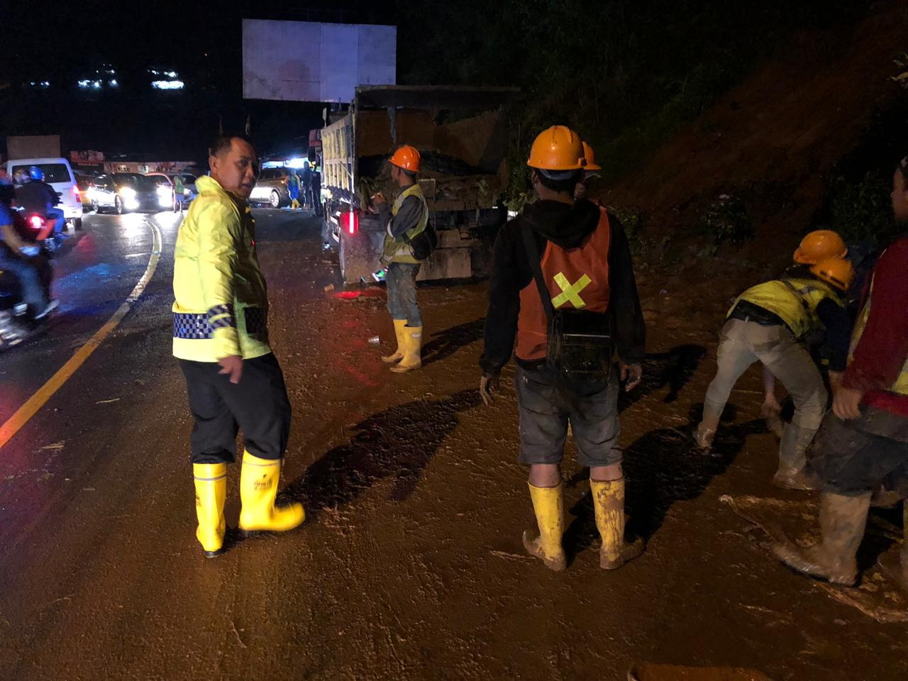Hujan Deras Sebabkan Banjir dan Longsor di Sejumlah lokasi di Bogor