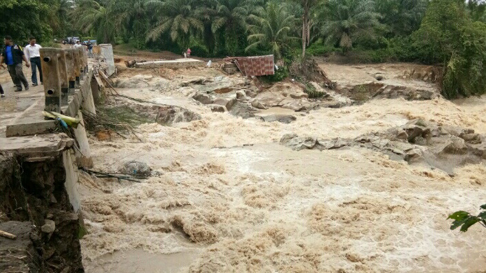 Suami Istri Daulat Siagian dan Yunita Sitorus Tewas Terseret Banjir