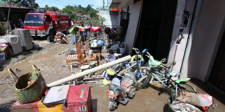 Banjir dan Longsor di Siantar-Simalungun Merenggut Korban Jiwa Banjir dan Longsor di Siantar-Simalungun Merenggut Korban Jiwa