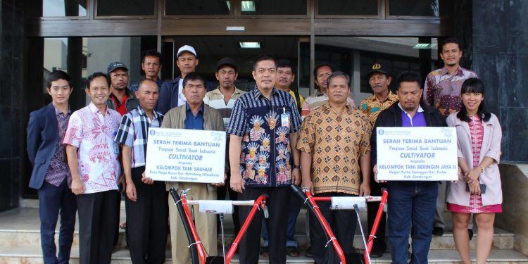 Dua Kelompok Tani Terima Mesin Cultivator dari KPw Bank Indonesia Pematangsiantar