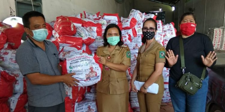 Warga Terdampak Longsor di Jalan Lintas Siantar-Parapat, Girsang Sipanganbolon Dapat Bantuan dari  Dinsos Simalungun