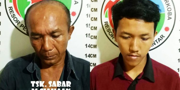 Sabar Siahaan dan Anaknya Kompak Jualan Sabu di Siantar, Di Rumahnya Ditemukan 77 Paket Sabu Sabar Siahaan dan Anaknya Kompak Jualan Sabu di Siantar, Di Rumahnya Ditemukan 77 Paket Sabu