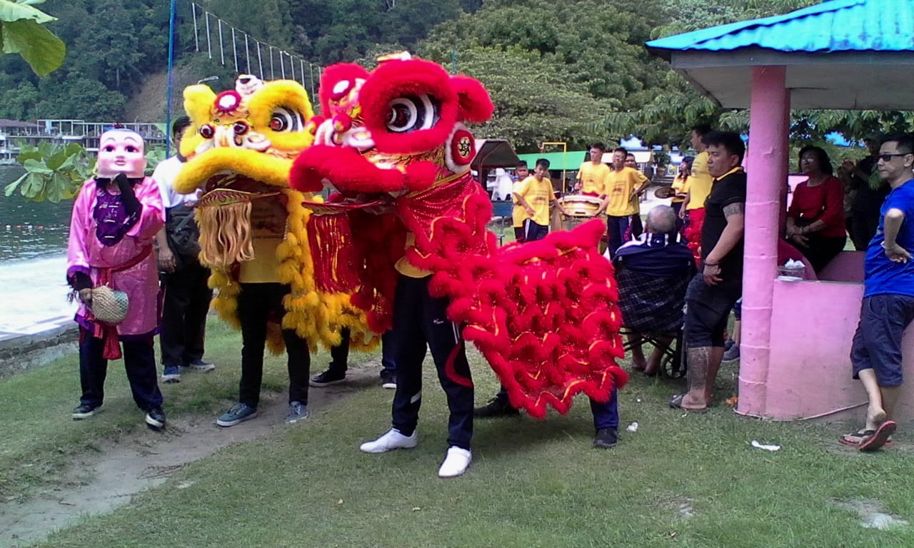 Semarak Lampion dan Barongsai Meriahkan Imlek di Danau Toba Semarak Lampion dan Barongsai Meriahkan Imlek di Danau Toba