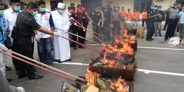 Lima Kilo Lebih Sabu dan Ganja Dimusnahkan Polrestabes Medan