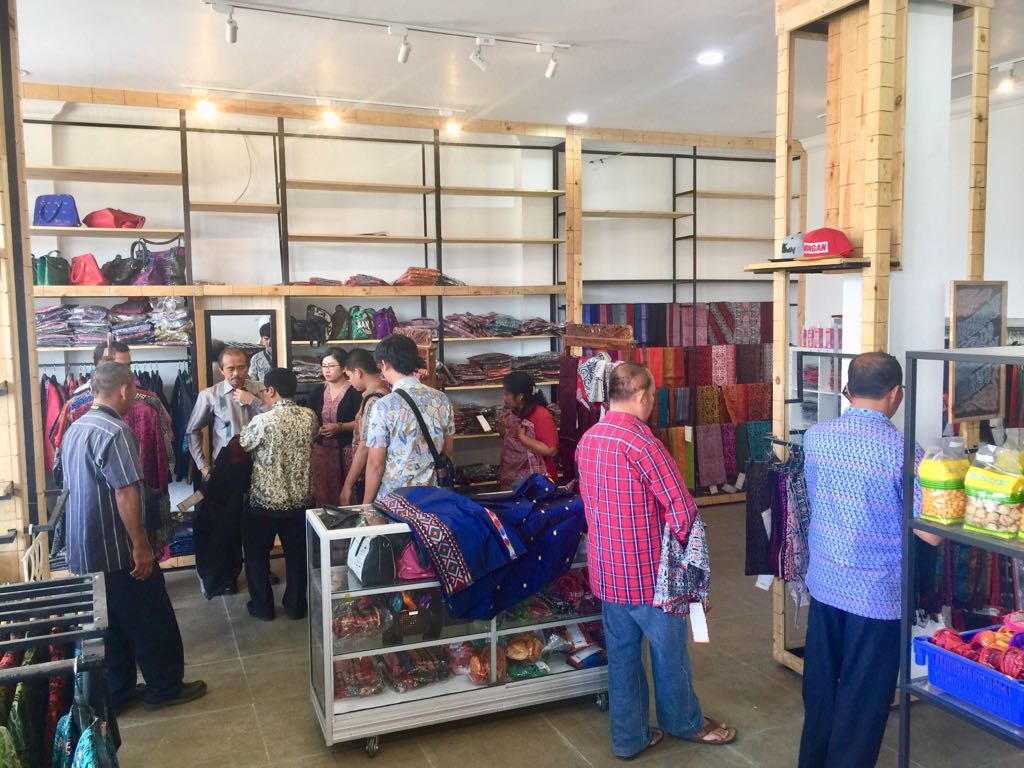 Pusat Oleh-oleh Batikta Danau Toba Siap Manjakan Wisatawan