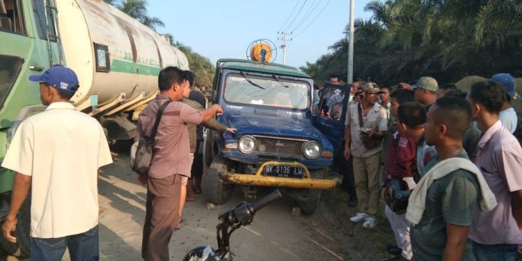 Bawa Racun, Pria Asal Batubara Ditemukan Tewas Dalam Mobil di Simalungun Bawa Racun, Pria Asal Batubara Ditemukan Tewas Dalam Mobil di Simalungun