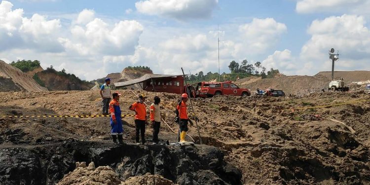 Norman Sihaloho dan Ricardo Samosir, Dua Pekerja Tambang yang Terimbun Belum Ditemukan Norman Sihaloho dan Ricardo Samosir, Dua Pekerja Tambang yang Terimbun Belum Ditemukan
