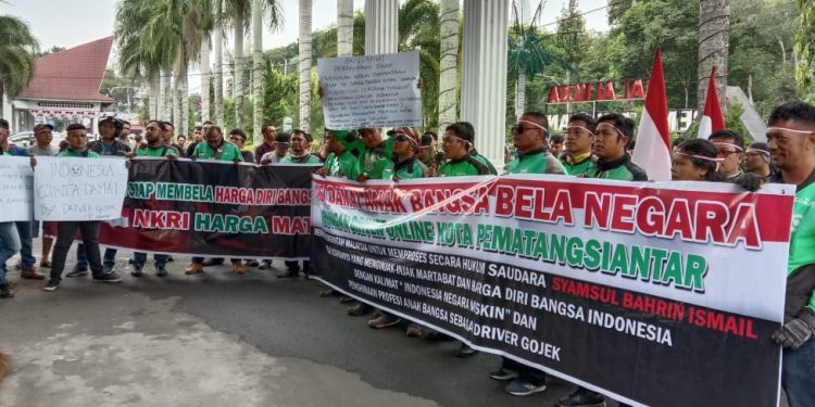 Driver Ojol Siantar Demo Protes Pengusaha Taksi Malaysia