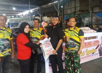 Peduli Karyawan, Bengkel Zul Bagi Sembako Jelang Ramadhan