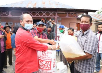 Perkuat Ketahanan Pangan, Bupati Taput Kembali Bagikan Bibit Padi dan Jagung Serta Benih ikan