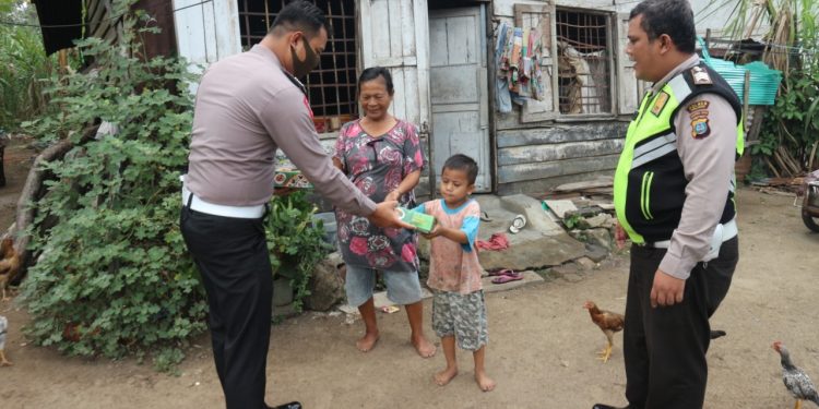 Bhayangkari Simalungun Berbagi Makan Siang Gratis Bhayangkari Simalungun Berbagi Makan Siang Gratis