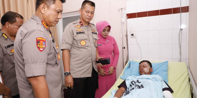 Korban Ledakan Bom di Polrestabes Medan Dirawat di RS Bhayangkara, Polisi Geledah Rumah Pelaku dan Mertuanya