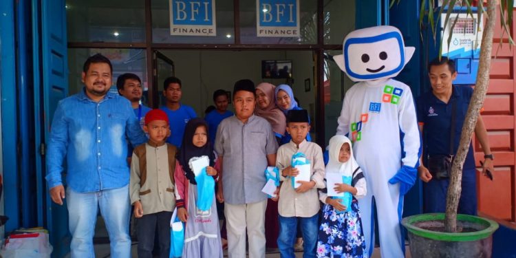 Peringati Hari Pahlawan, BFI Finance Gelar Bakti Sosial Peringati Hari Pahlawan, BFI Finance Gelar Bakti Sosial