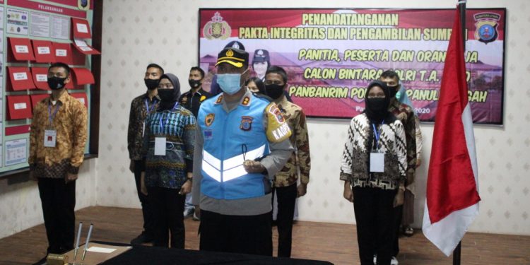 Kapolres Tapteng Tandatangani Fakta Integritas Seleksi Polri Bintara TA 2020