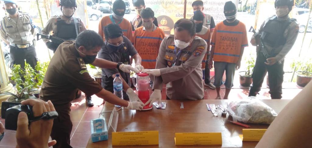 Barang Bukti Narkoba Polres Siantar Periode Maret 2020 Dimusnahkan Barang Bukti Narkoba Polres Siantar Periode Maret 2020 Dimusnahkan