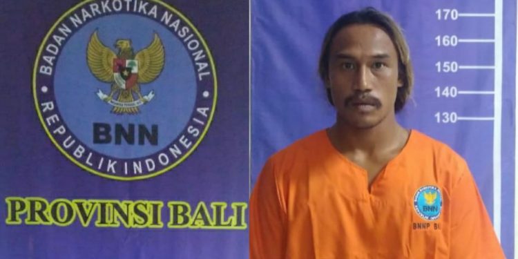 Criswandy Ambarita, Pemuda Asal Siantar Ditangkap Bawa 30 Kilogram Narkoba di Bali Criswandy Ambarita, Pemuda Asal Siantar Ditangkap Bawa 30 Kilogram Narkoba di Bali